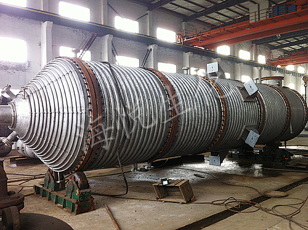 Air dehumidification, water distribution device